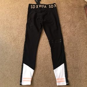 White Fox Boutique x Sarah’s Day Leggings!